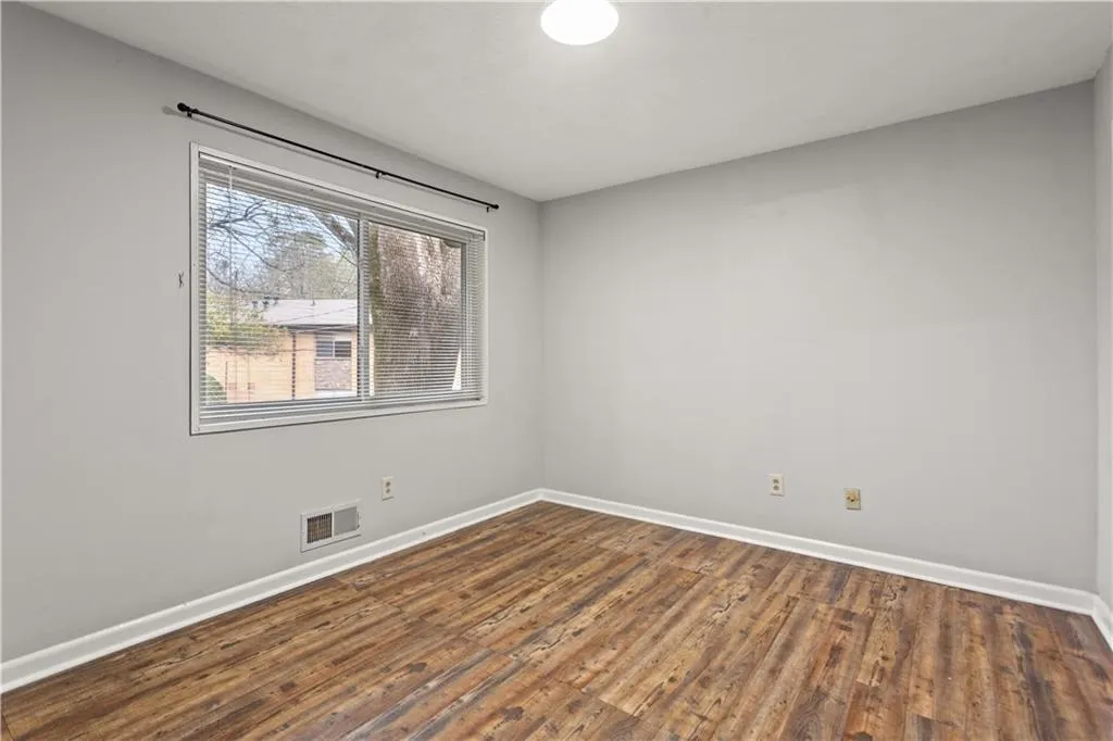 120 Biscayne Drive Nw Unit B3, Atlanta, Georgia 30309, 2 Bedrooms Bedrooms, 0 ,1 BathroomBathrooms,Residential,For Sale,120 Biscayne Drive Nw Unit B3,7685009