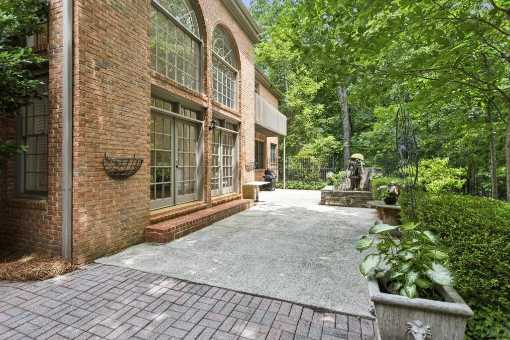 5125 Falcon Chase Lane, Atlanta, Georgia 30342, 4 Bedrooms Bedrooms, ,4 BathroomsBathrooms,Residential,Sold,5125 Falcon Chase Lane,7418367