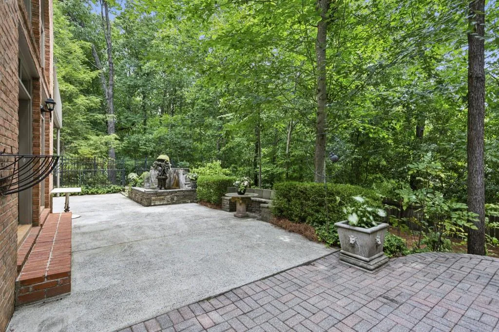 5125 Falcon Chase Lane, Atlanta, Georgia 30342, 4 Bedrooms Bedrooms, ,4 BathroomsBathrooms,Residential,Sold,5125 Falcon Chase Lane,7418367