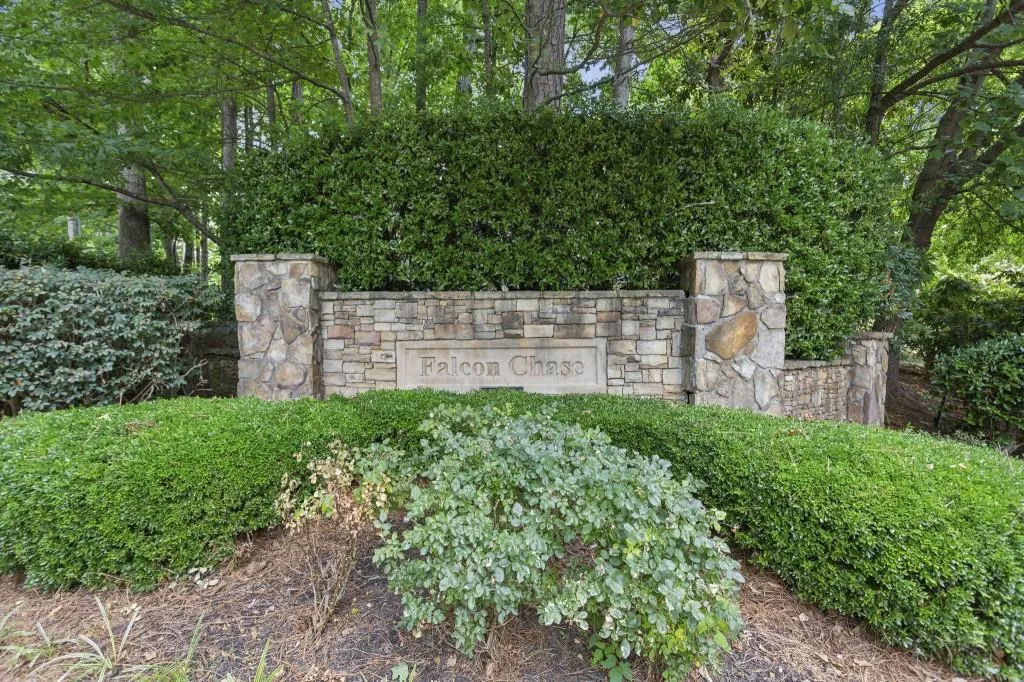 5125 Falcon Chase Lane, Atlanta, Georgia 30342, 4 Bedrooms Bedrooms, ,4 BathroomsBathrooms,Residential,Sold,5125 Falcon Chase Lane,7418367
