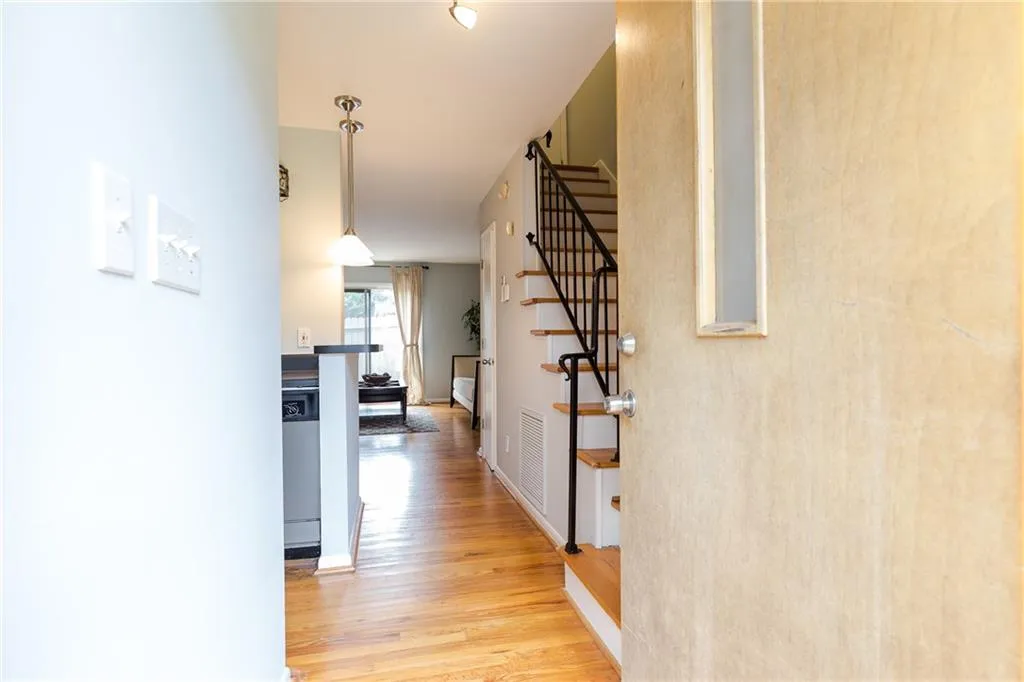 3501 Roswell Road Ne Unit 502, Atlanta, Georgia 30305, 2 Bedrooms Bedrooms, ,1 BathroomBathrooms,Residential,Sold,3501 Roswell Road Ne Unit 502,5890149