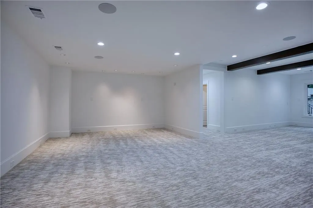 2883 W Roxboro Road Ne, Atlanta, Georgia 30324, 6 Bedrooms Bedrooms, ,8 BathroomsBathrooms,Residential,For Sale,2883 W Roxboro Road Ne,7395677