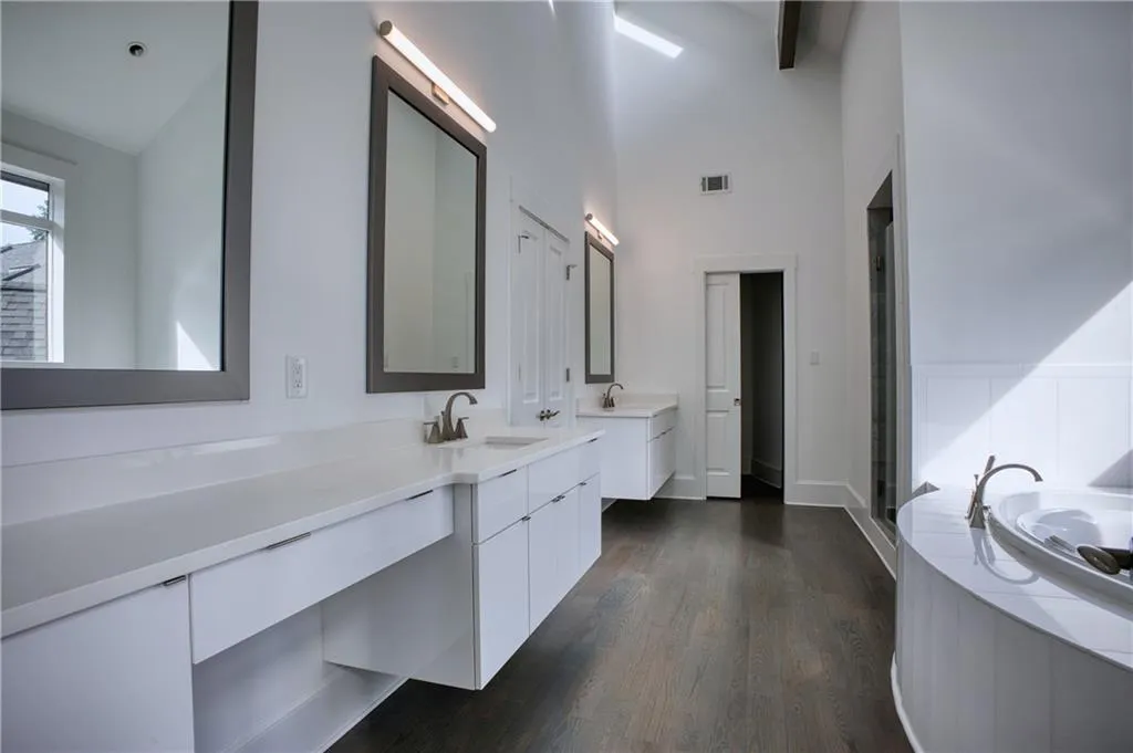 2883 W Roxboro Road Ne, Atlanta, Georgia 30324, 6 Bedrooms Bedrooms, ,8 BathroomsBathrooms,Residential,For Sale,2883 W Roxboro Road Ne,7395677