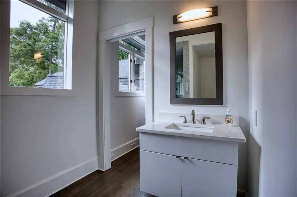 2883 W Roxboro Road Ne, Atlanta, Georgia 30324, 6 Bedrooms Bedrooms, ,8 BathroomsBathrooms,Residential,For Sale,2883 W Roxboro Road Ne,7395677