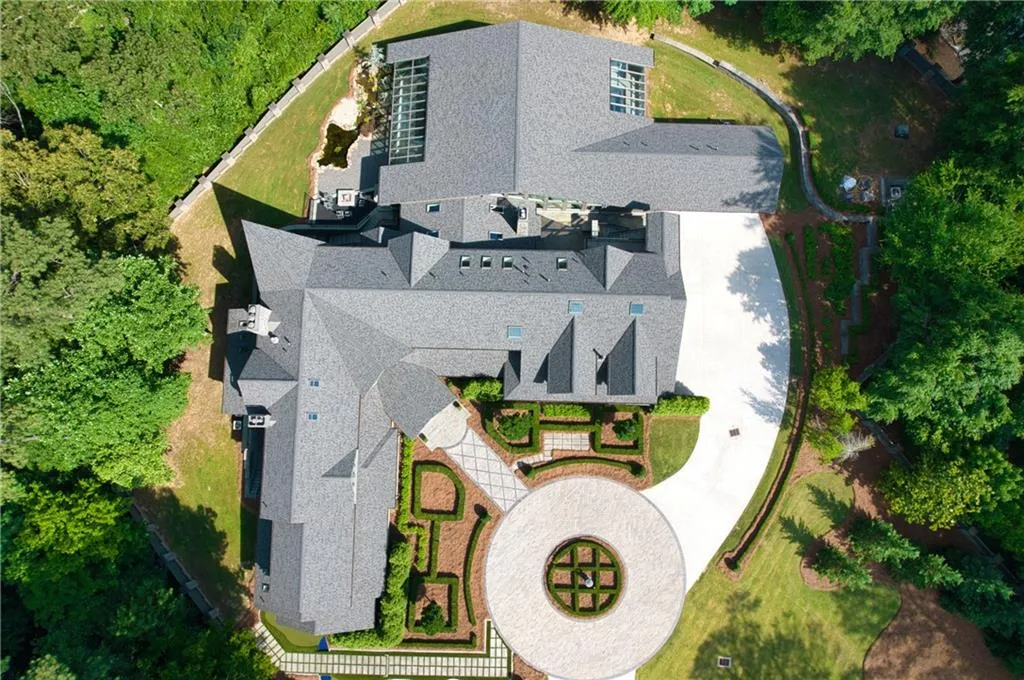 2883 W Roxboro Road Ne, Atlanta, Georgia 30324, 6 Bedrooms Bedrooms, ,8 BathroomsBathrooms,Residential,For Sale,2883 W Roxboro Road Ne,7395677