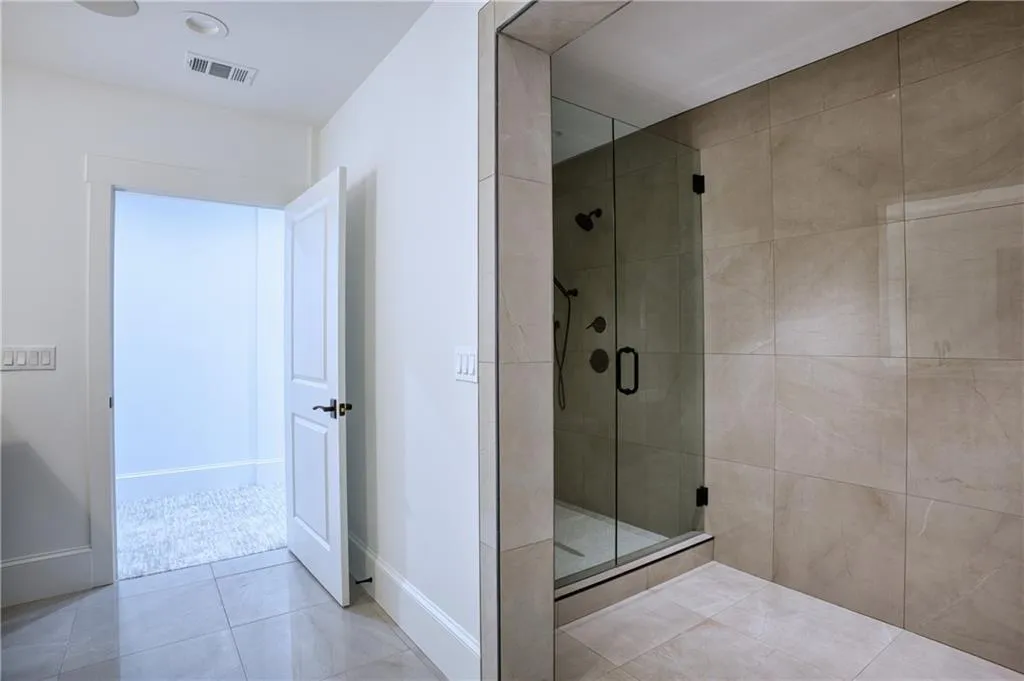 2883 W Roxboro Road Ne, Atlanta, Georgia 30324, 6 Bedrooms Bedrooms, ,8 BathroomsBathrooms,Residential,For Sale,2883 W Roxboro Road Ne,7395677