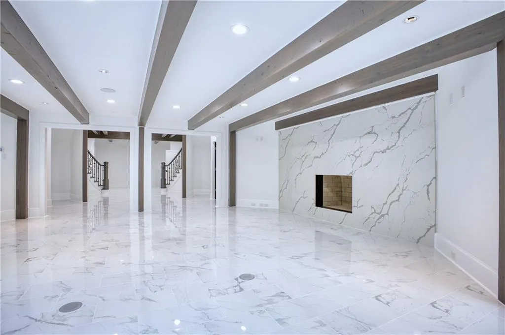 2883 W Roxboro Road Ne, Atlanta, Georgia 30324, 6 Bedrooms Bedrooms, ,8 BathroomsBathrooms,Residential,For Sale,2883 W Roxboro Road Ne,7395677