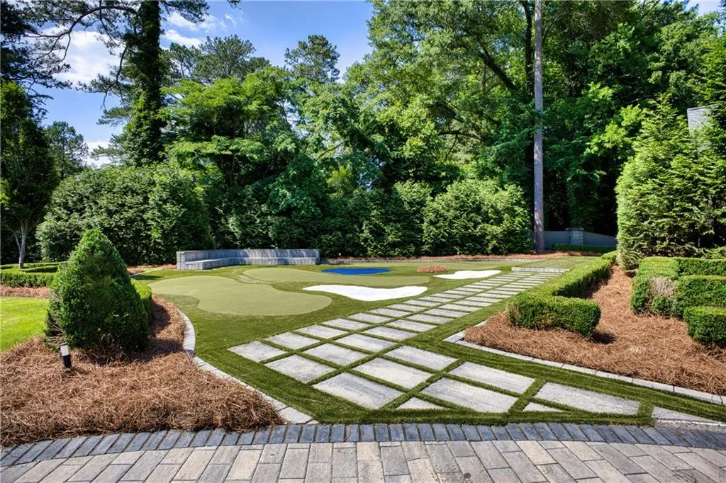 2883 W Roxboro Road Ne, Atlanta, Georgia 30324, 6 Bedrooms Bedrooms, ,8 BathroomsBathrooms,Residential,For Sale,2883 W Roxboro Road Ne,7395677