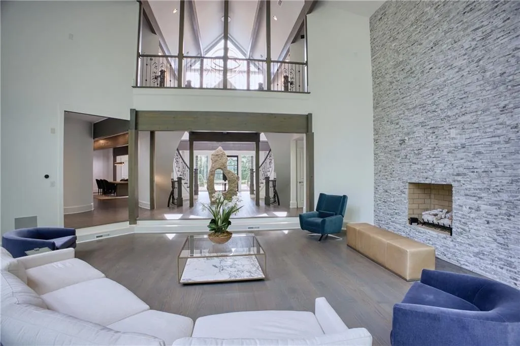 2883 W Roxboro Road Ne, Atlanta, Georgia 30324, 6 Bedrooms Bedrooms, ,8 BathroomsBathrooms,Residential,For Sale,2883 W Roxboro Road Ne,7395677