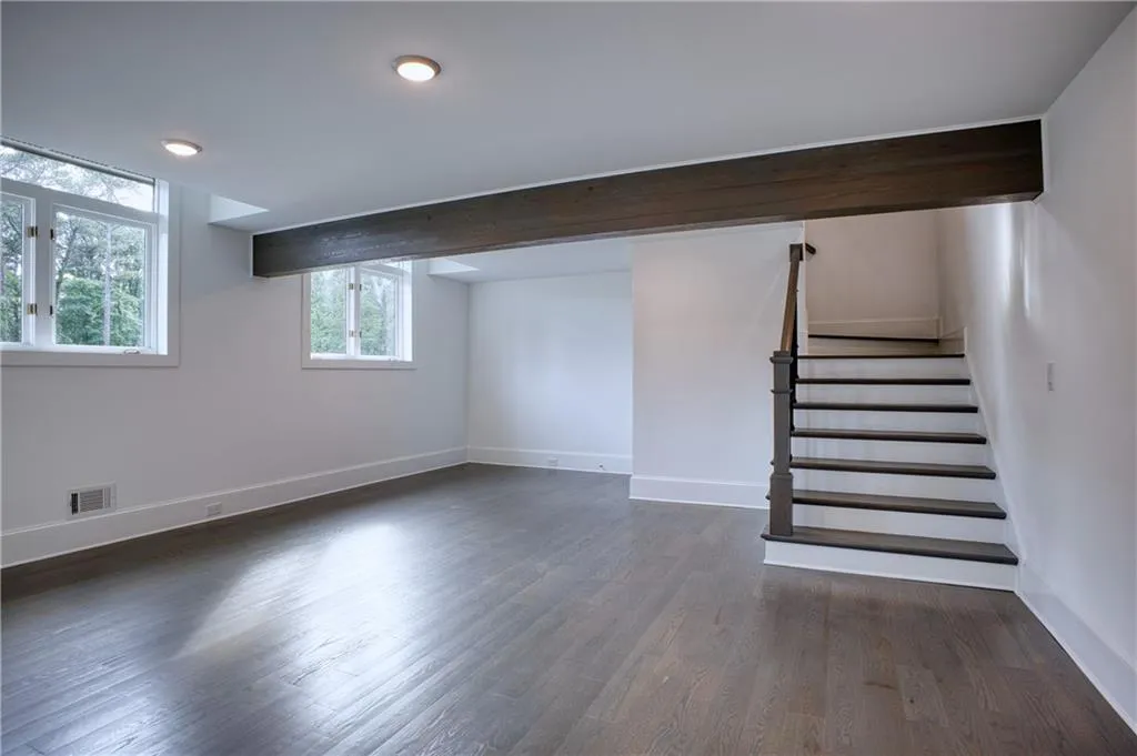 2883 W Roxboro Road Ne, Atlanta, Georgia 30324, 6 Bedrooms Bedrooms, ,8 BathroomsBathrooms,Residential,For Sale,2883 W Roxboro Road Ne,7395677