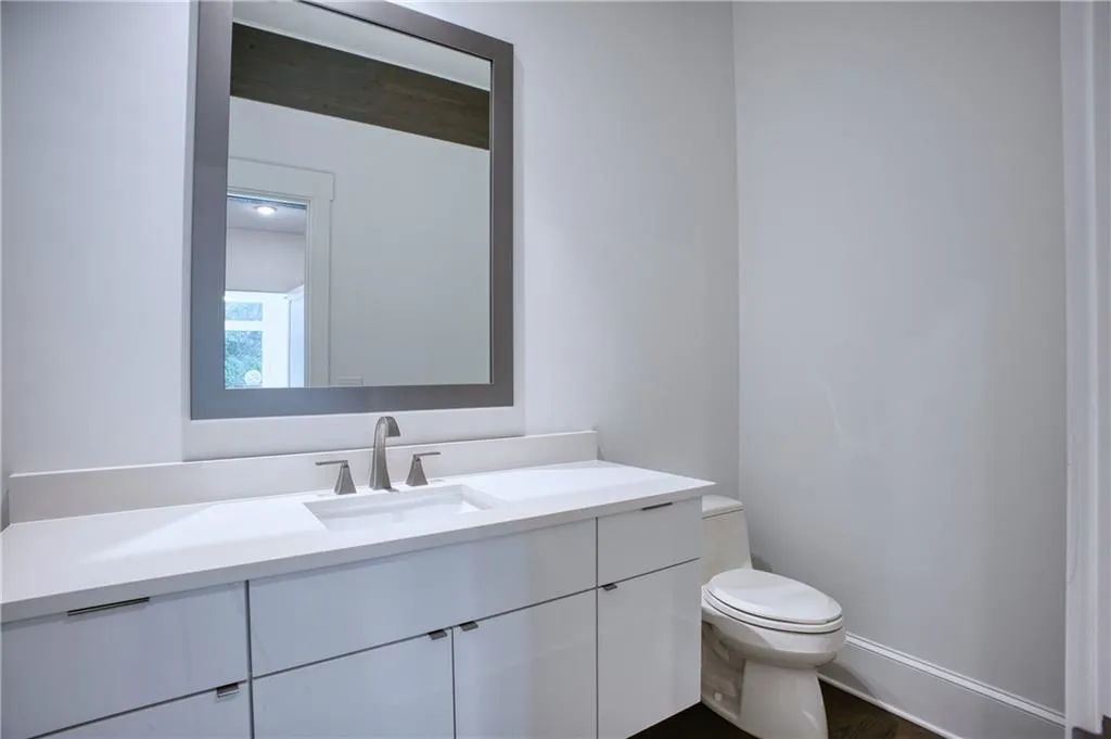 2883 W Roxboro Road Ne, Atlanta, Georgia 30324, 6 Bedrooms Bedrooms, ,8 BathroomsBathrooms,Residential,For Sale,2883 W Roxboro Road Ne,7395677