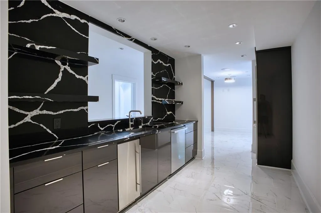 2883 W Roxboro Road Ne, Atlanta, Georgia 30324, 6 Bedrooms Bedrooms, ,8 BathroomsBathrooms,Residential,For Sale,2883 W Roxboro Road Ne,7395677