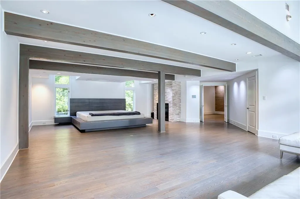 2883 W Roxboro Road Ne, Atlanta, Georgia 30324, 6 Bedrooms Bedrooms, ,8 BathroomsBathrooms,Residential,For Sale,2883 W Roxboro Road Ne,7395677