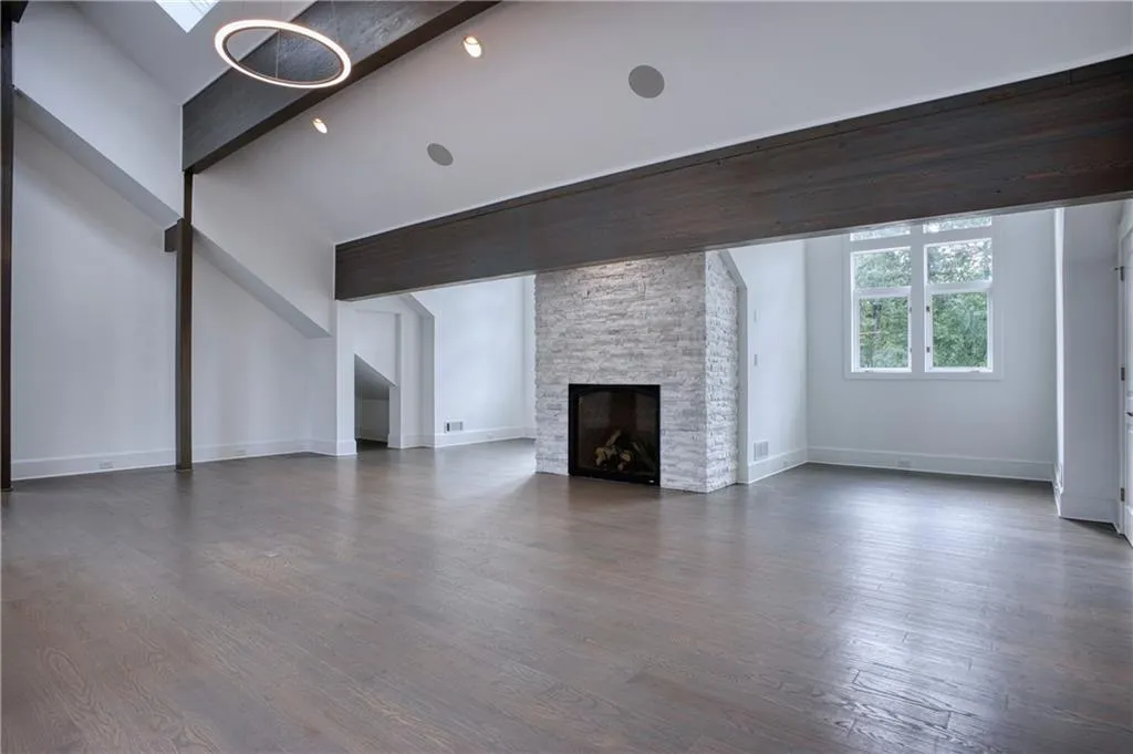 2883 W Roxboro Road Ne, Atlanta, Georgia 30324, 6 Bedrooms Bedrooms, ,8 BathroomsBathrooms,Residential,For Sale,2883 W Roxboro Road Ne,7395677