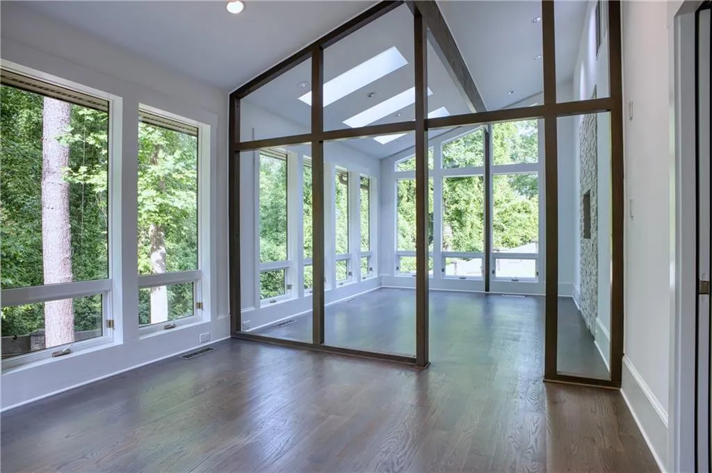 2883 W Roxboro Road Ne, Atlanta, Georgia 30324, 6 Bedrooms Bedrooms, ,8 BathroomsBathrooms,Residential,For Sale,2883 W Roxboro Road Ne,7395677