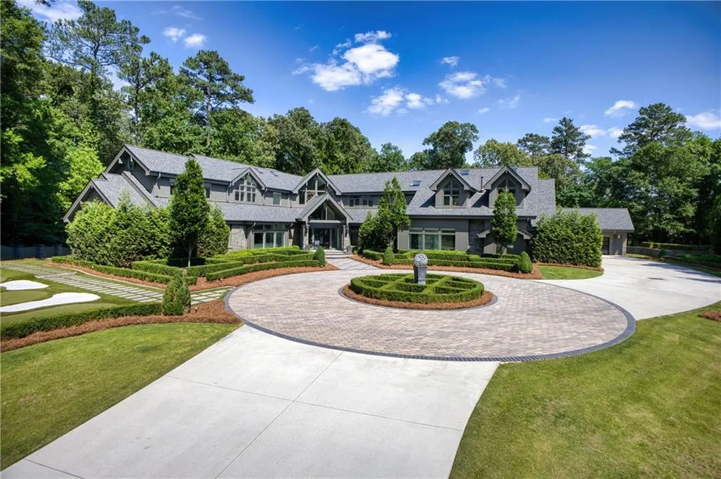 2883 W Roxboro Road Ne, Atlanta, Georgia 30324, 6 Bedrooms Bedrooms, ,8 BathroomsBathrooms,Residential,For Sale,2883 W Roxboro Road Ne,7395677
