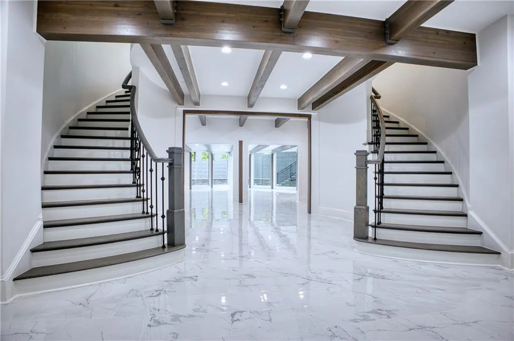 2883 W Roxboro Road Ne, Atlanta, Georgia 30324, 6 Bedrooms Bedrooms, ,8 BathroomsBathrooms,Residential,For Sale,2883 W Roxboro Road Ne,7395677