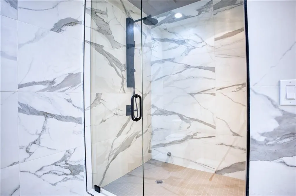 2883 W Roxboro Road Ne, Atlanta, Georgia 30324, 6 Bedrooms Bedrooms, ,8 BathroomsBathrooms,Residential,For Sale,2883 W Roxboro Road Ne,7395677