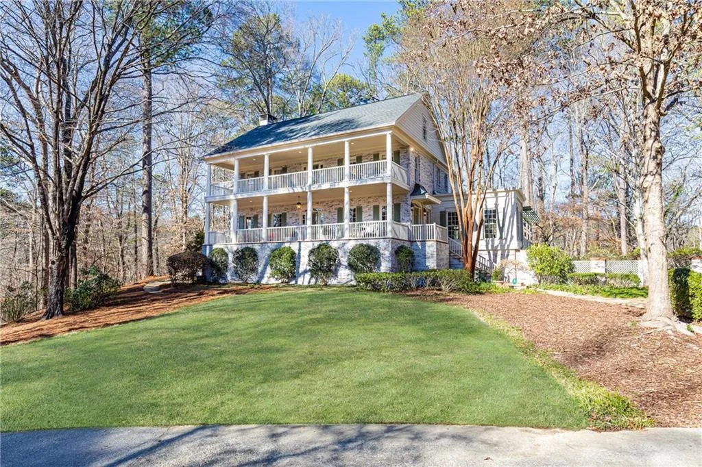 1415 N Harris Ridge, Atlanta, Georgia 30327, 5 Bedrooms Bedrooms, ,5 BathroomsBathrooms,Residential,Sold,1415 N Harris Ridge,6664311