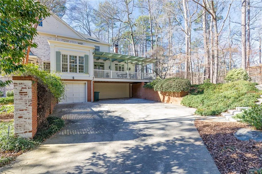 1415 N Harris Ridge, Atlanta, Georgia 30327, 5 Bedrooms Bedrooms, ,5 BathroomsBathrooms,Residential,Sold,1415 N Harris Ridge,6664311