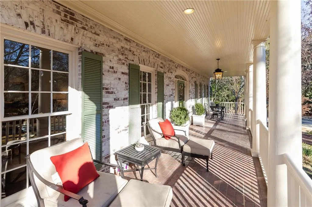 1415 N Harris Ridge, Atlanta, Georgia 30327, 5 Bedrooms Bedrooms, ,5 BathroomsBathrooms,Residential,Sold,1415 N Harris Ridge,6664311