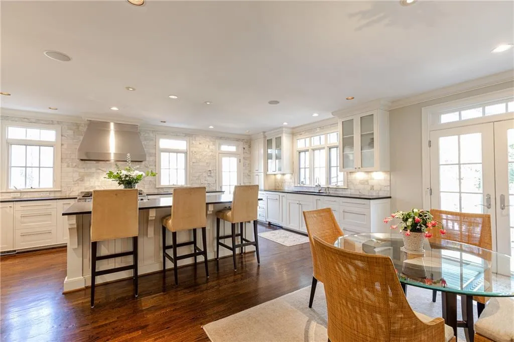 1415 N Harris Ridge, Atlanta, Georgia 30327, 5 Bedrooms Bedrooms, ,5 BathroomsBathrooms,Residential,Sold,1415 N Harris Ridge,6664311