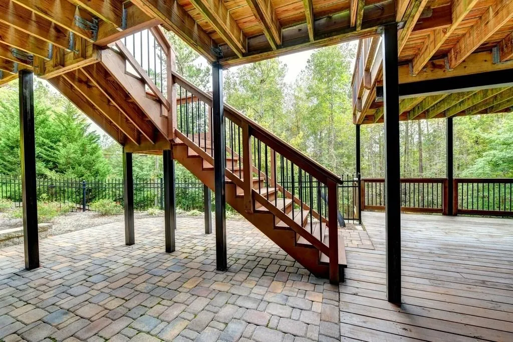 3000 Coles Way, Sandy Springs, Georgia 30350, 6 Bedrooms Bedrooms, ,5 BathroomsBathrooms,Residential,Sold,3000 Coles Way,6091840