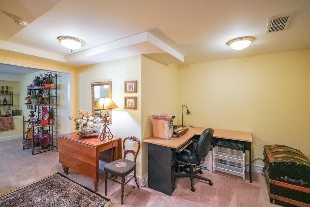 335 Ledgemont Court NE, Atlanta, Georgia 30342, 4 Bedrooms Bedrooms, ,3 BathroomsBathrooms,Residential,Sold,335 Ledgemont Court NE,7257001