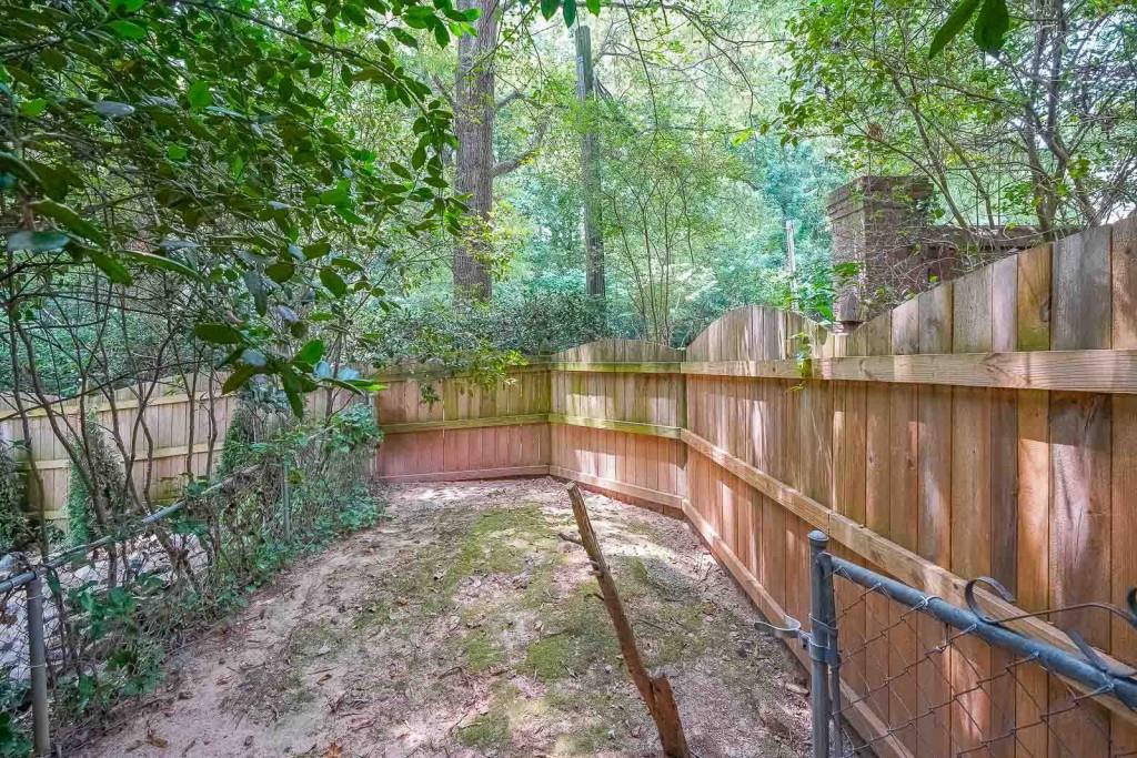 335 Ledgemont Court NE, Atlanta, Georgia 30342, 4 Bedrooms Bedrooms, ,3 BathroomsBathrooms,Residential,Sold,335 Ledgemont Court NE,7257001