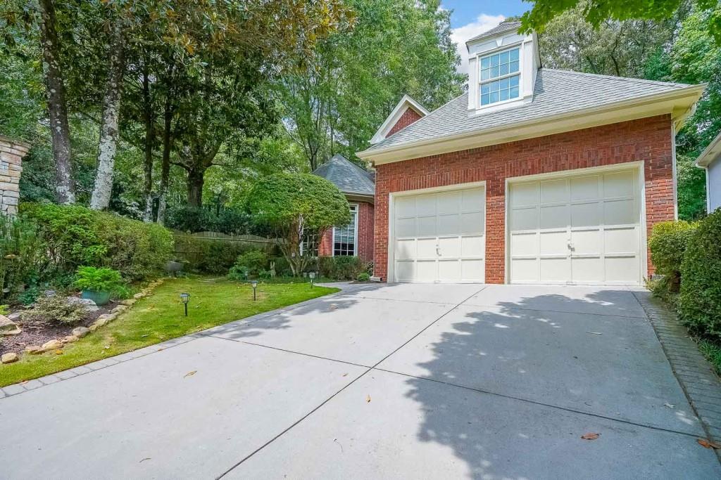 335 Ledgemont Court NE, Atlanta, Georgia 30342, 4 Bedrooms Bedrooms, ,3 BathroomsBathrooms,Residential,Sold,335 Ledgemont Court NE,7257001