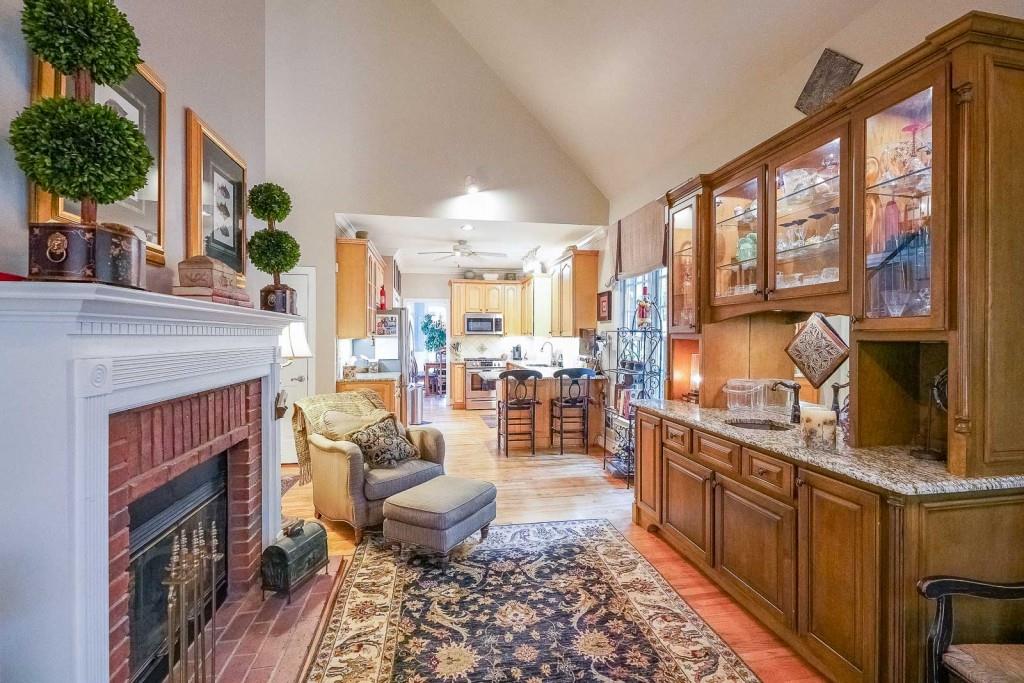 335 Ledgemont Court NE, Atlanta, Georgia 30342, 4 Bedrooms Bedrooms, ,3 BathroomsBathrooms,Residential,Sold,335 Ledgemont Court NE,7257001