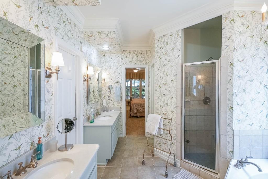 335 Ledgemont Court NE, Atlanta, Georgia 30342, 4 Bedrooms Bedrooms, ,3 BathroomsBathrooms,Residential,Sold,335 Ledgemont Court NE,7257001