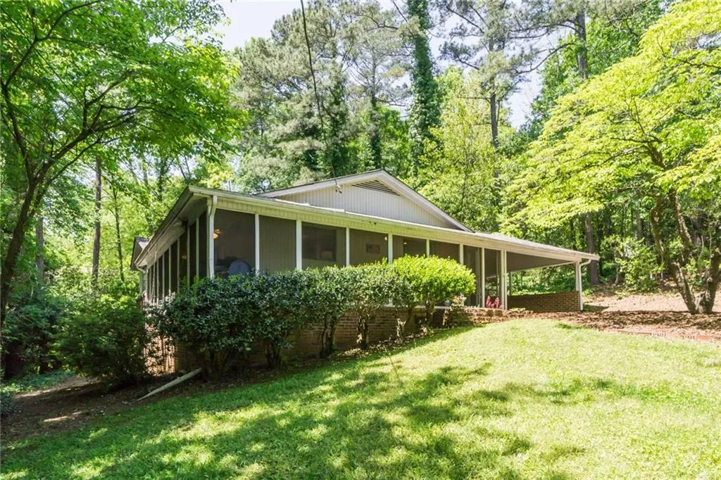 6850 Sunny Brook Lane, Sandy Springs, Georgia 30328, 4 Bedrooms Bedrooms, ,2 BathroomsBathrooms,Residential,Sold,6850 Sunny Brook Lane,6006094