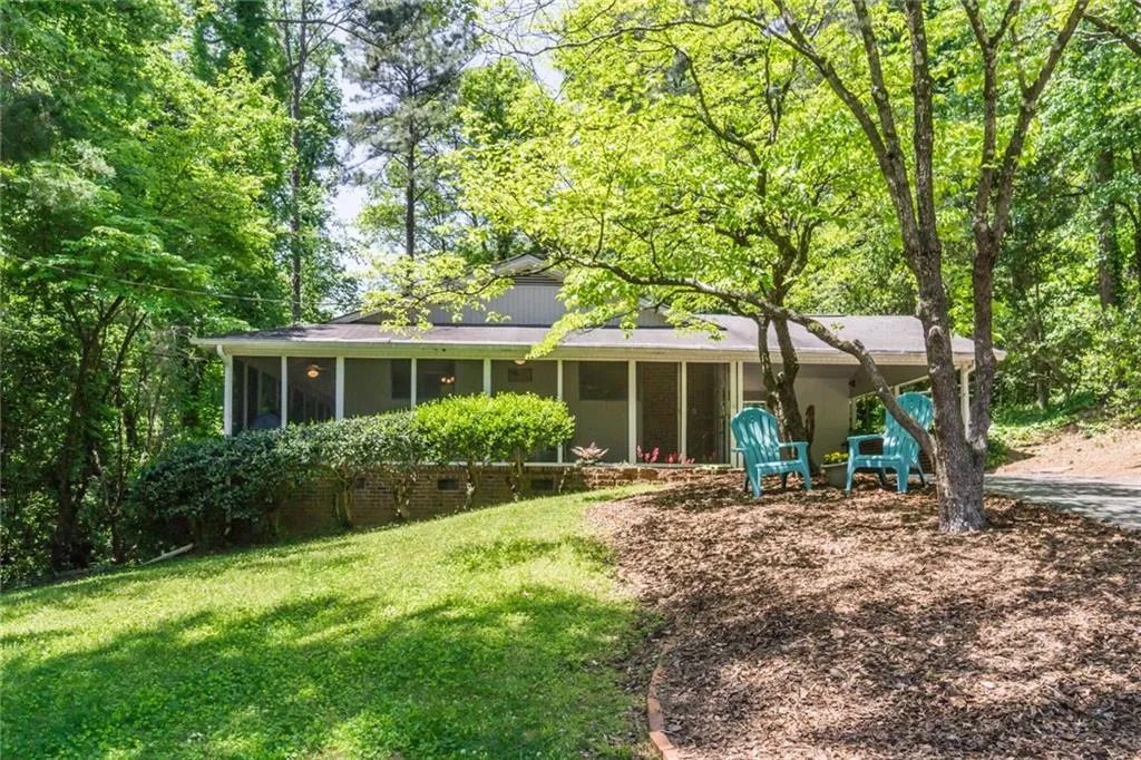 6850 Sunny Brook Lane, Sandy Springs, Georgia 30328, 4 Bedrooms Bedrooms, ,2 BathroomsBathrooms,Residential,Sold,6850 Sunny Brook Lane,6006094