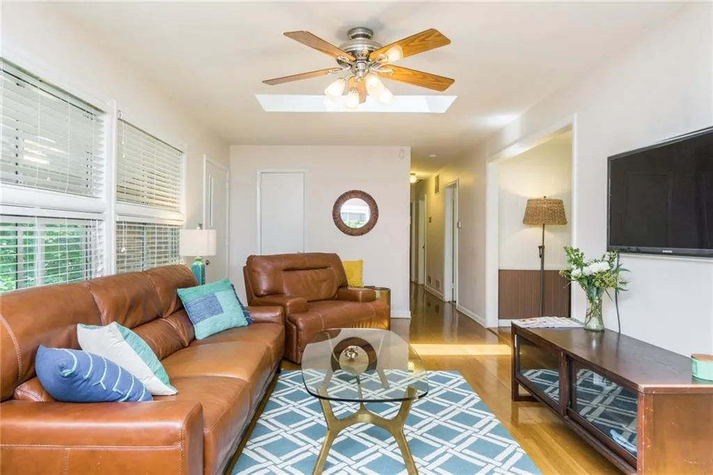 6850 Sunny Brook Lane, Sandy Springs, Georgia 30328, 4 Bedrooms Bedrooms, ,2 BathroomsBathrooms,Residential,Sold,6850 Sunny Brook Lane,6006094