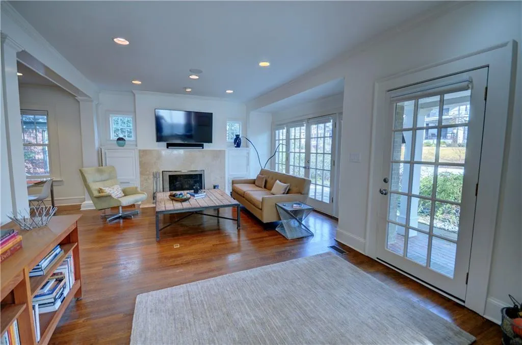 355 8th Street Ne, Atlanta, Georgia 30309, 2 Bedrooms Bedrooms, ,2 BathroomsBathrooms,Residential,Sold,355 8th Street Ne,5979723