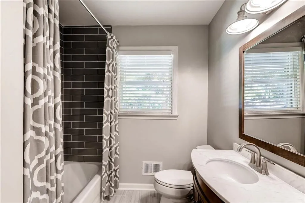 507 Pine Haven Lane N, Sandy Springs, Georgia 30342, 4 Bedrooms Bedrooms, ,4 BathroomsBathrooms,Residential,Sold,507 Pine Haven Lane N,5741425