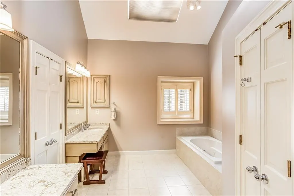 2645 Braffington Court, Sandy Springs, Georgia 30350, 4 Bedrooms Bedrooms, ,4 BathroomsBathrooms,Residential,Sold,2645 Braffington Court,5654530