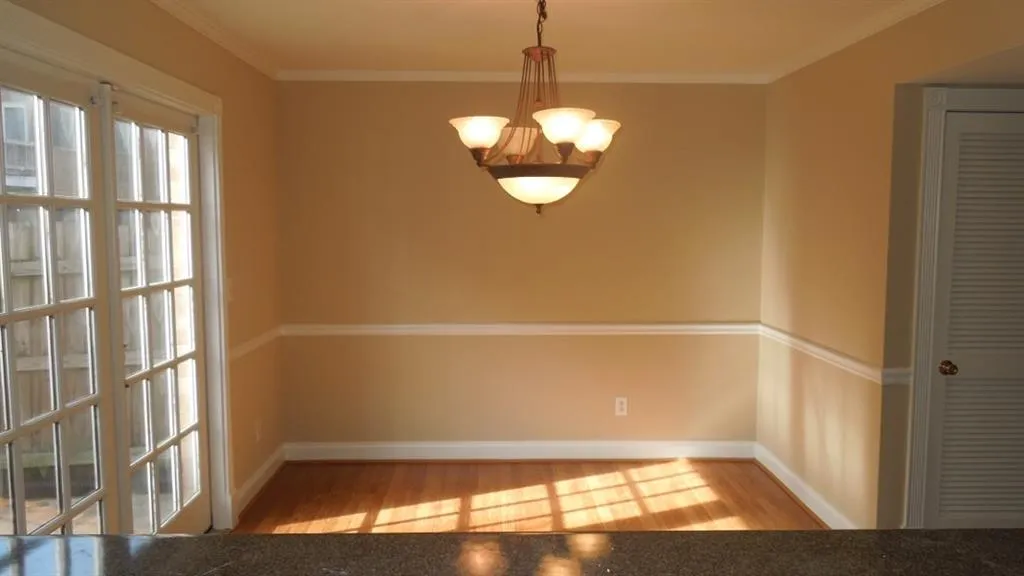 6520 Roswell Road Unit #8, Atlanta, Georgia 30328, 2 Bedrooms Bedrooms, ,1 BathroomBathrooms,Residential,Sold,6520 Roswell Road Unit #8,5642017