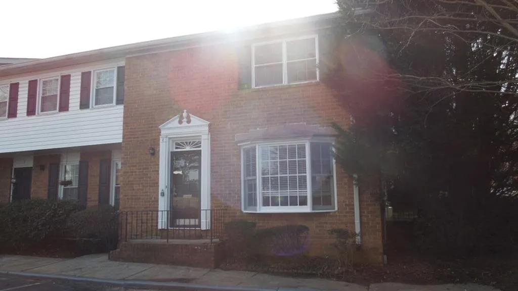 6520 Roswell Road Unit #8, Atlanta, Georgia 30328, 2 Bedrooms Bedrooms, ,1 BathroomBathrooms,Residential,Sold,6520 Roswell Road Unit #8,5642017