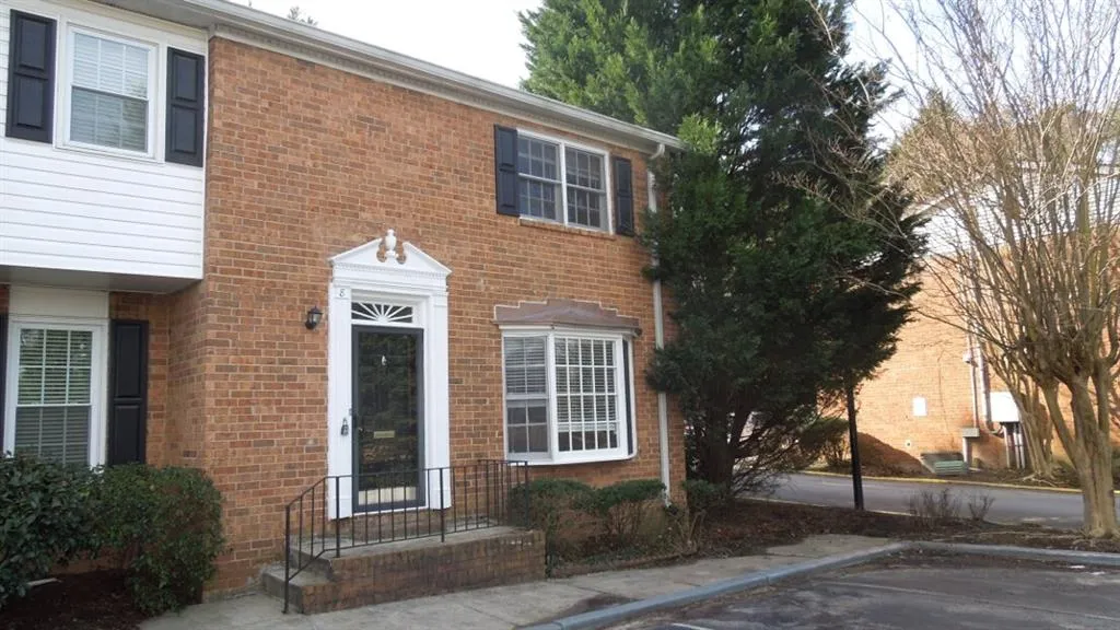 6520 Roswell Road Unit #8, Atlanta, Georgia 30328, 2 Bedrooms Bedrooms, ,1 BathroomBathrooms,Residential,Sold,6520 Roswell Road Unit #8,5642017