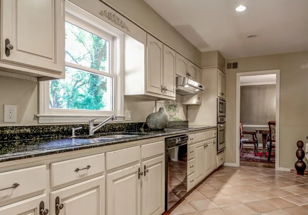595 Chestnut Hall Lane, Atlanta, Georgia 30327, 4 Bedrooms Bedrooms, ,2 BathroomsBathrooms,Residential,Sold,595 Chestnut Hall Lane,5630180