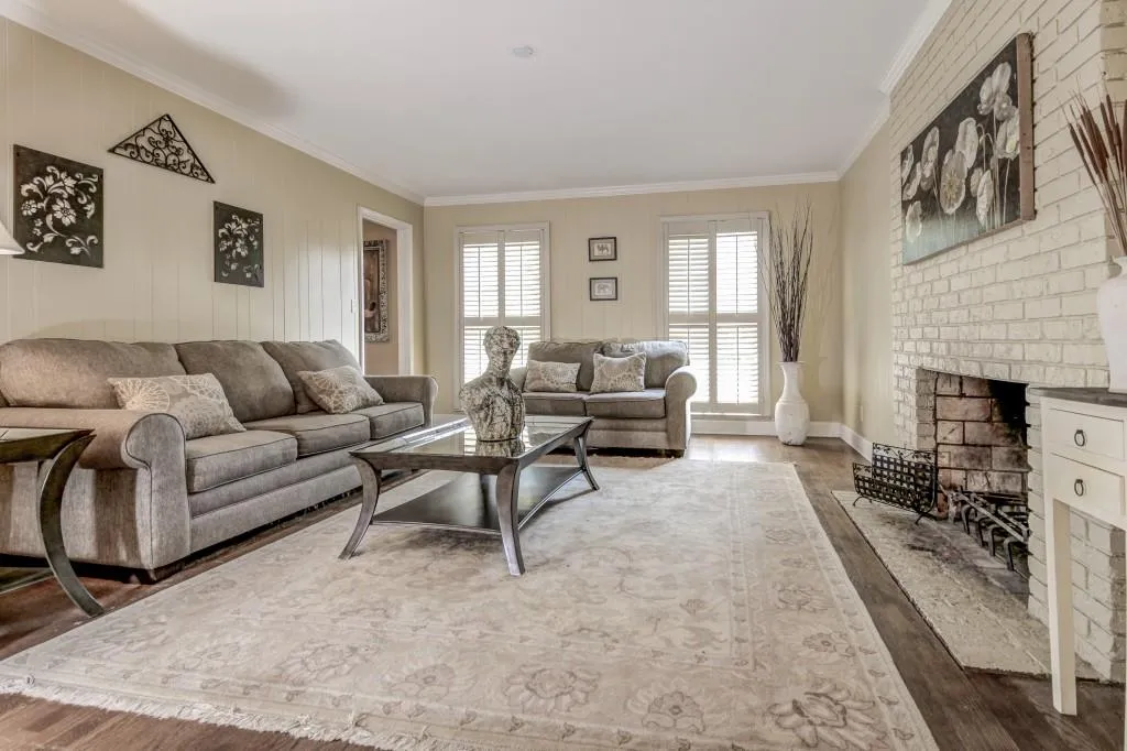 595 Chestnut Hall Lane, Atlanta, Georgia 30327, 4 Bedrooms Bedrooms, ,2 BathroomsBathrooms,Residential,Sold,595 Chestnut Hall Lane,5630180