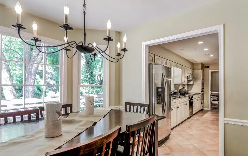 595 Chestnut Hall Lane, Atlanta, Georgia 30327, 4 Bedrooms Bedrooms, ,2 BathroomsBathrooms,Residential,Sold,595 Chestnut Hall Lane,5630180