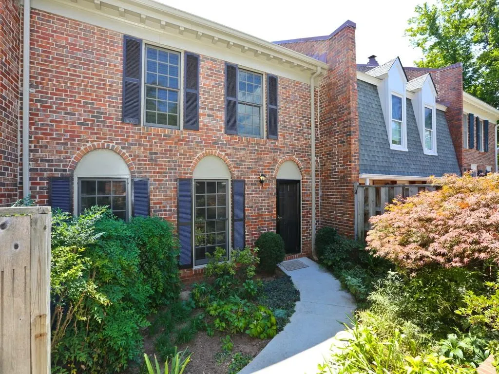 459 The North Chace Ne Unit 459, Sandy Springs, Georgia 30328, 3 Bedrooms Bedrooms, ,2 BathroomsBathrooms,Residential,Sold,459 The North Chace Ne Unit 459,5741844