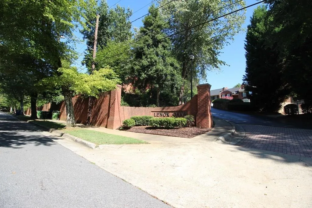 866 Lenox Oaks Circle Ne, Atlanta, Georgia 30324, 2 Bedrooms Bedrooms, ,2 BathroomsBathrooms,Residential,Sold,866 Lenox Oaks Circle Ne,5582586