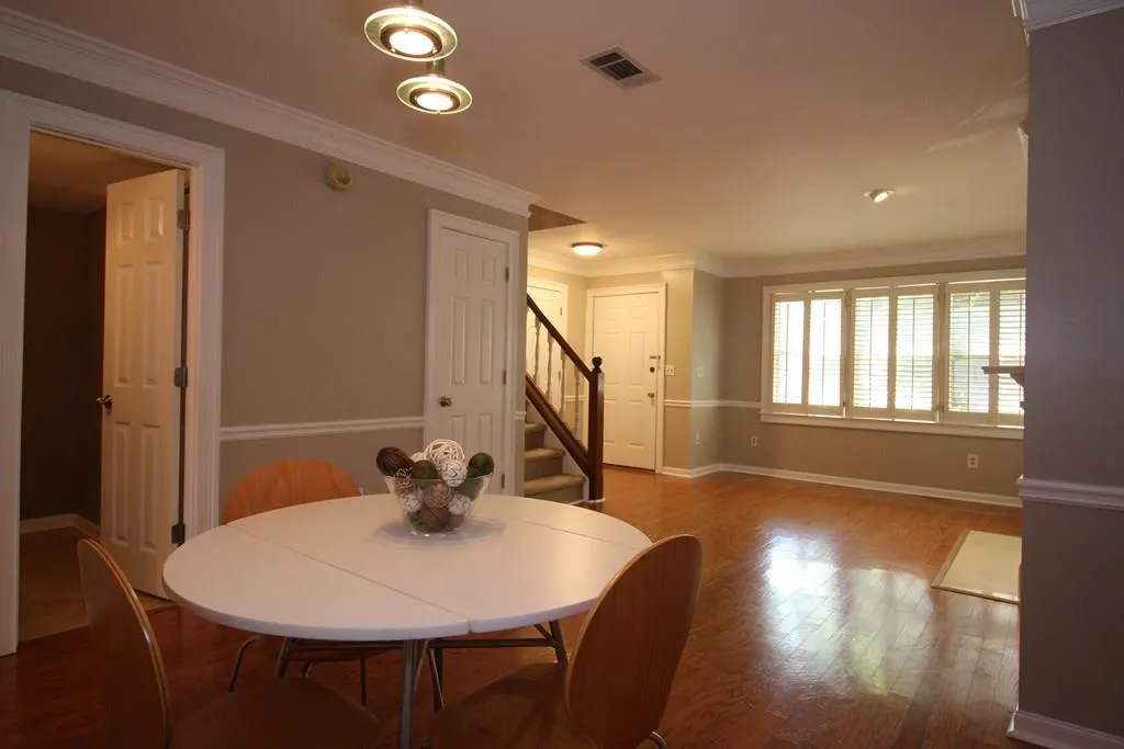 866 Lenox Oaks Circle Ne, Atlanta, Georgia 30324, 2 Bedrooms Bedrooms, ,2 BathroomsBathrooms,Residential,Sold,866 Lenox Oaks Circle Ne,5582586