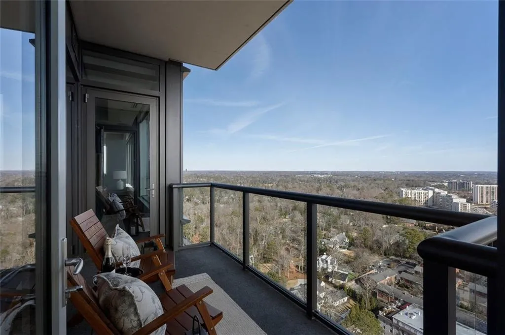 3630 Peachtree Road Ne Unit #2104, Atlanta, Georgia 30326, 2 Bedrooms Bedrooms, ,2 BathroomsBathrooms,Residential,For Sale,3630 Peachtree Road Ne Unit #2104,7667110