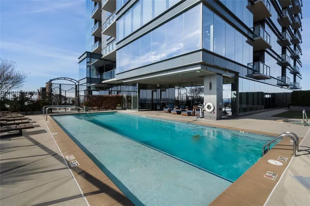 3630 Peachtree Road Ne Unit #2104, Atlanta, Georgia 30326, 2 Bedrooms Bedrooms, ,2 BathroomsBathrooms,Residential,For Sale,3630 Peachtree Road Ne Unit #2104,7667110