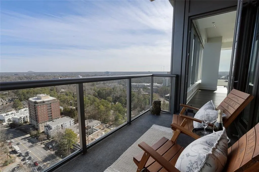 3630 Peachtree Road Ne Unit #2104, Atlanta, Georgia 30326, 2 Bedrooms Bedrooms, ,2 BathroomsBathrooms,Residential,For Sale,3630 Peachtree Road Ne Unit #2104,7667110